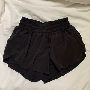 Lululemon Black Track That Short, Size 6, 3" inseam